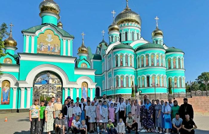 МОЛОДІЖНЕ ПАЛОМНИЦТВО ДО СВЯТИНЬ БУКОВИНИ